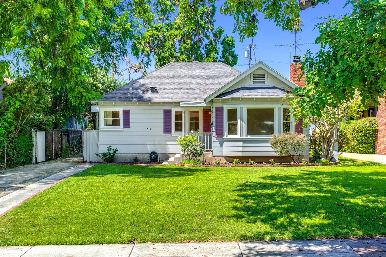 1319 Stratford Avenue - Photo 1