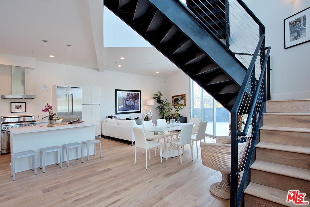 616 Croft Avenue - Photo 1