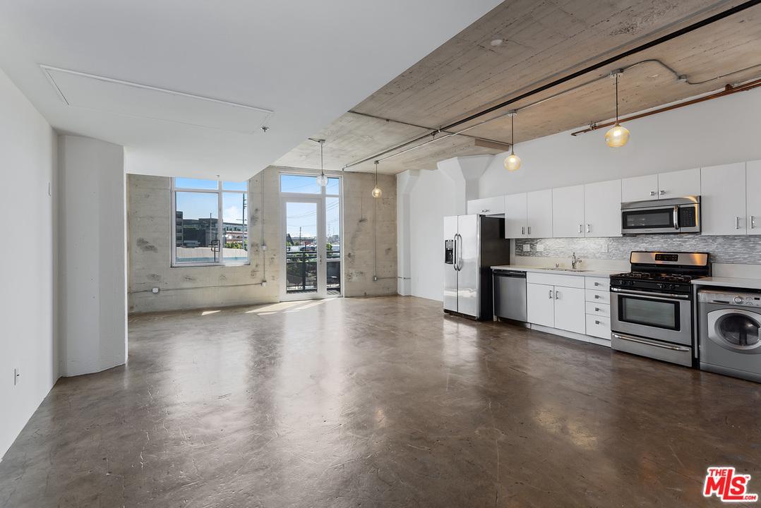 825 4TH Street - Photo 1