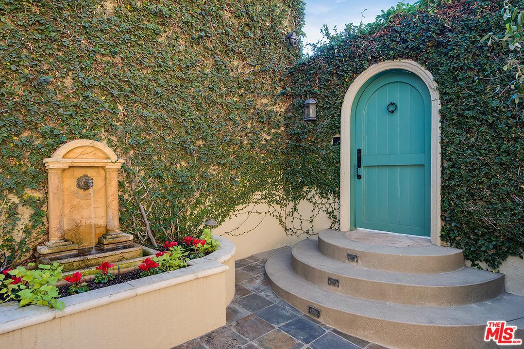 2641 Nichols Canyon Road - Photo 1