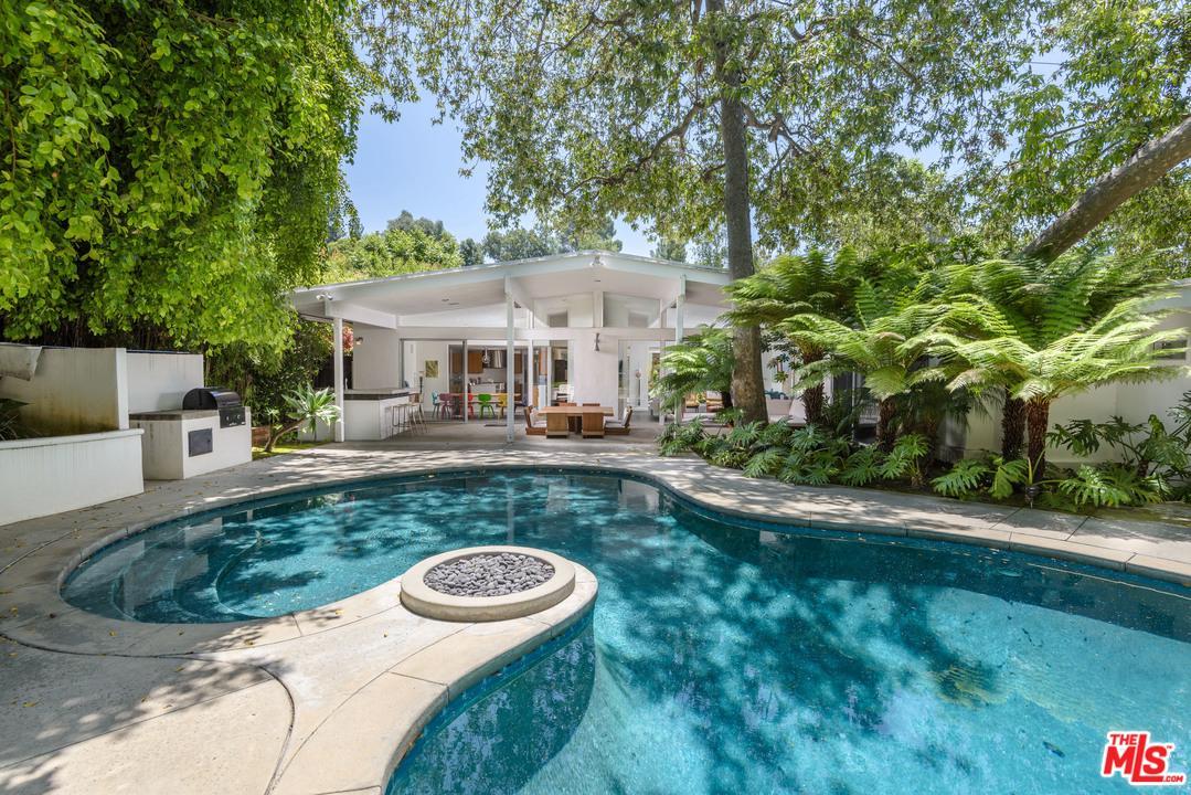 871 Leonard Road - Photo 1