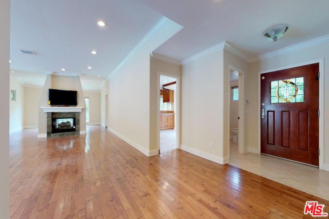4620 Alonzo Avenue - Photo 1