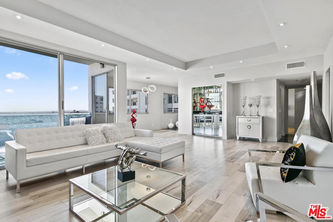 7250 Franklin Avenue - Photo 1