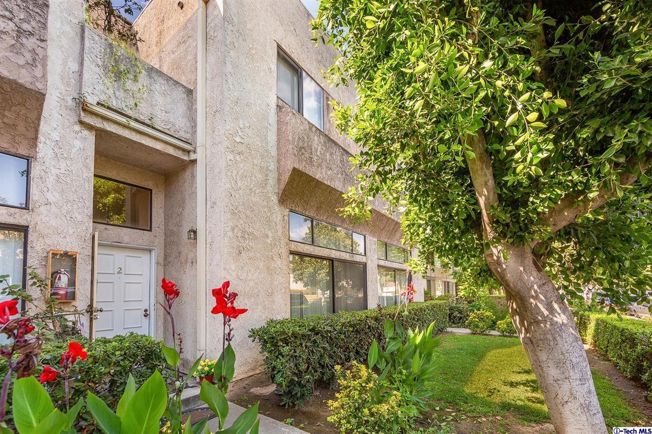 1516 Broadway - Photo 1