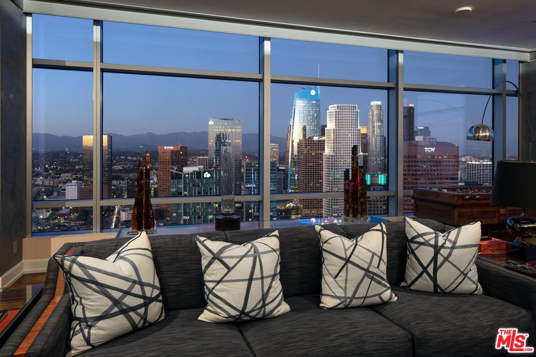 900 Olympic - Photo 1