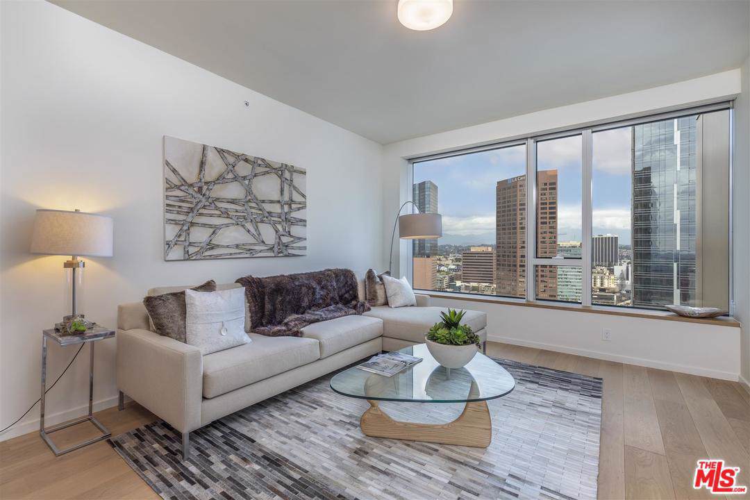 889 Francisco Street - Photo 1