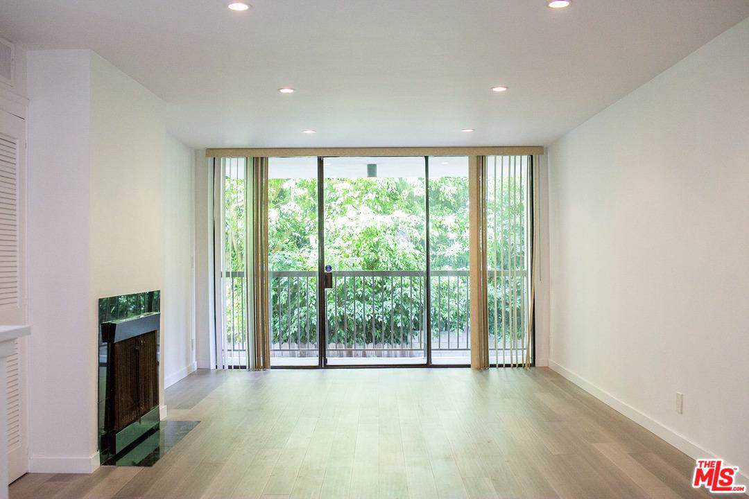911 Kings Road - Photo 1
