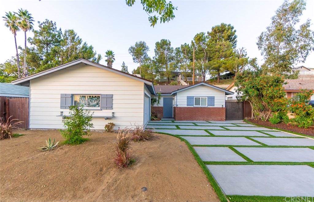 19615 Steinway Street - Photo 1