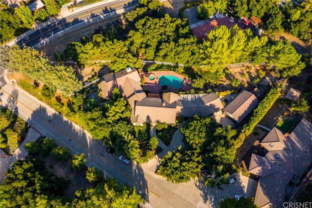 2 Buckskin Court - Photo 1