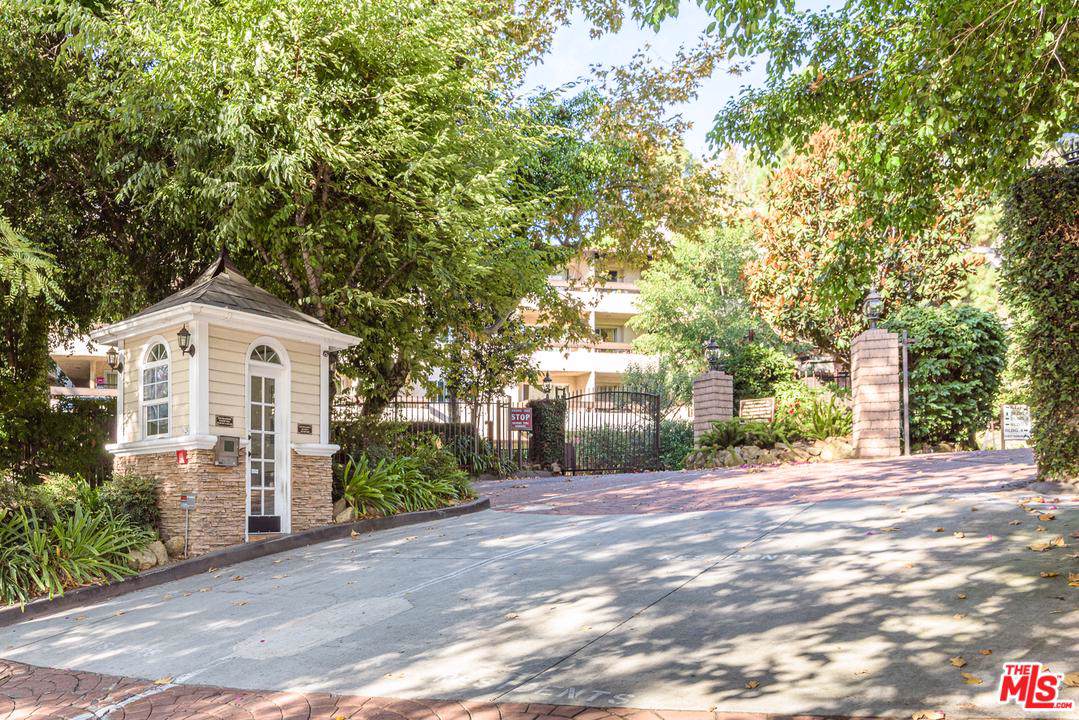 2700 Cahuenga - Photo 1
