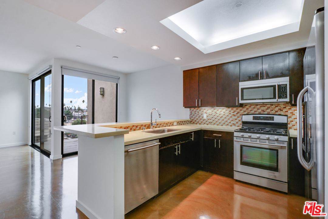 5420 Harold Way - Photo 1