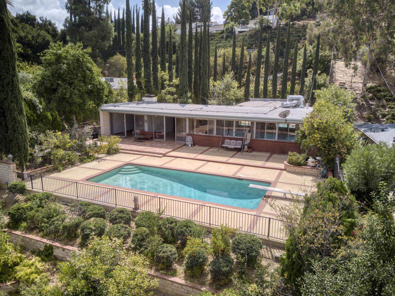 4331 Alonzo Avenue - Photo 1