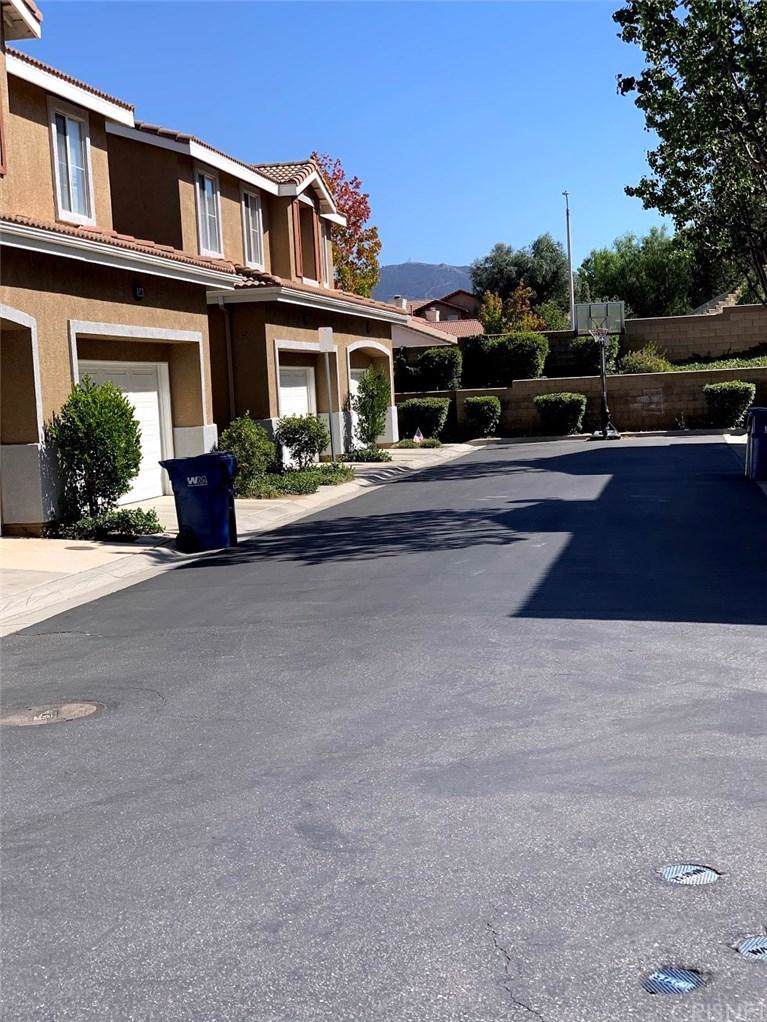 25400 Parkwood Lane - Photo 1