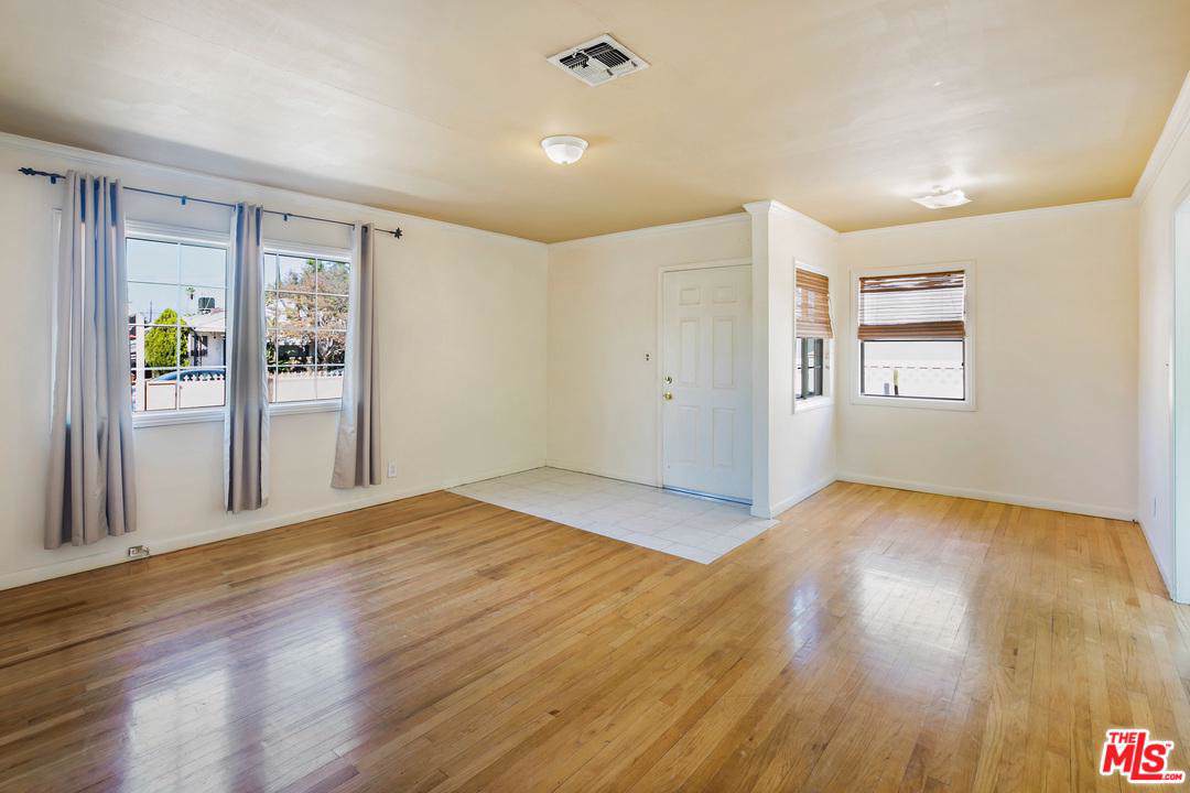 11136 Emelita Street - Photo 1