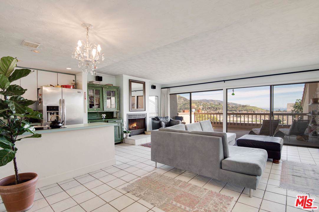 23910 De Ville Way - Photo 1