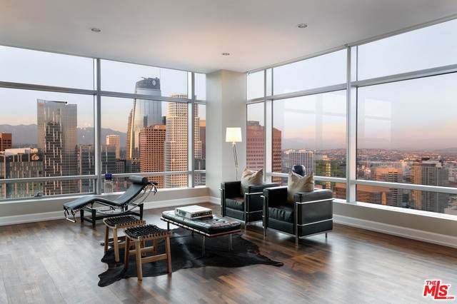900 Olympic Blvd - Photo 1