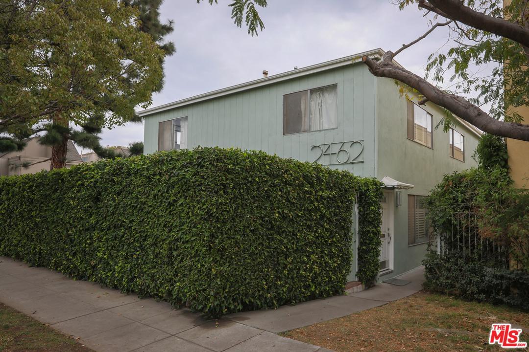 2462 Arizona Avenue - Photo 1