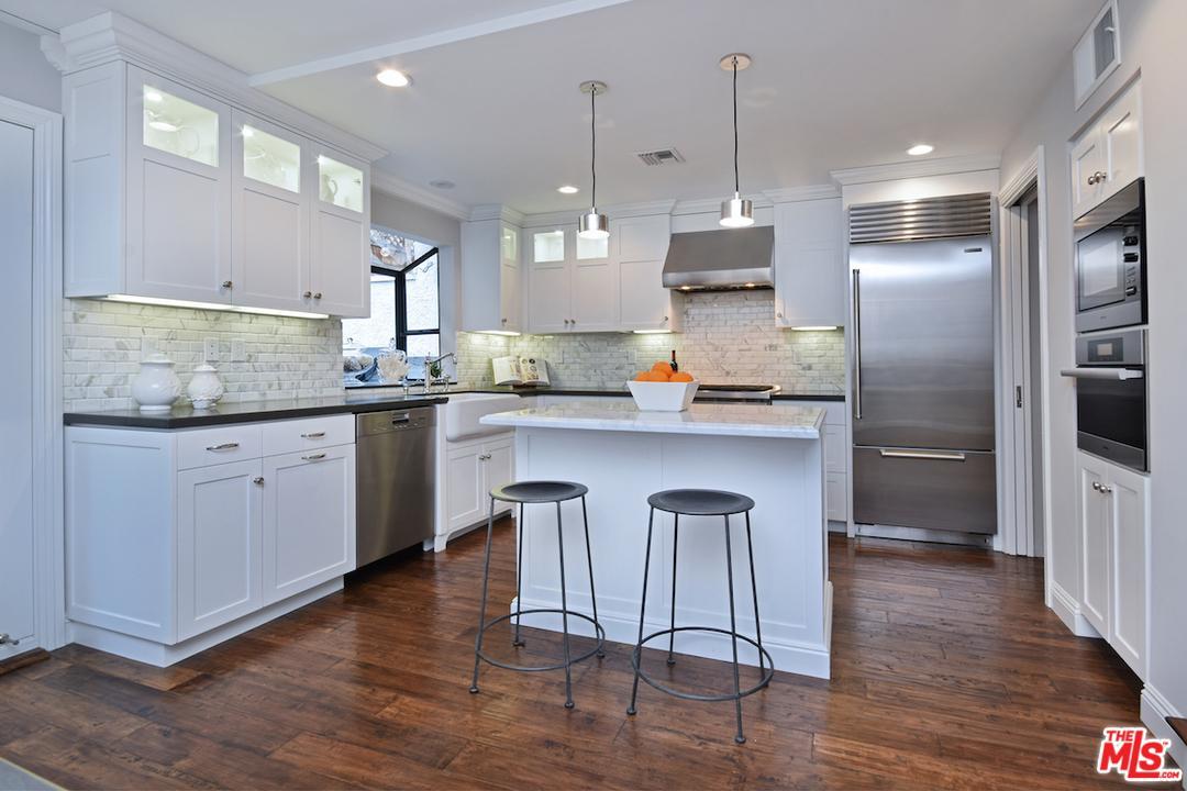 829 14TH Street - Photo 1