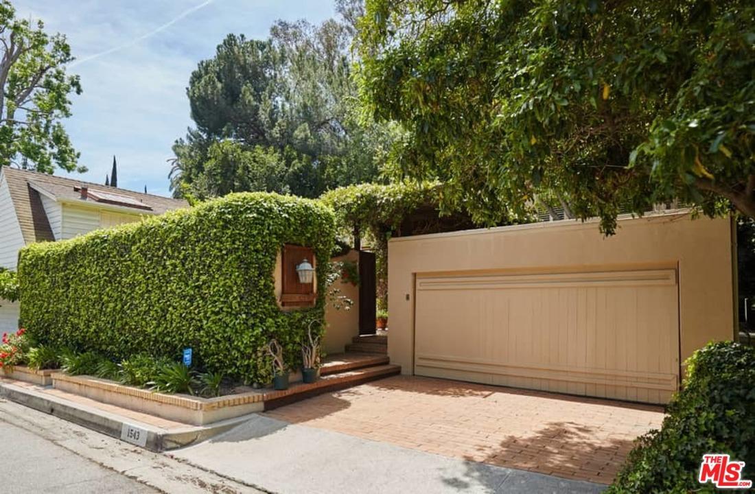 1543 Beverly Drive - Photo 1