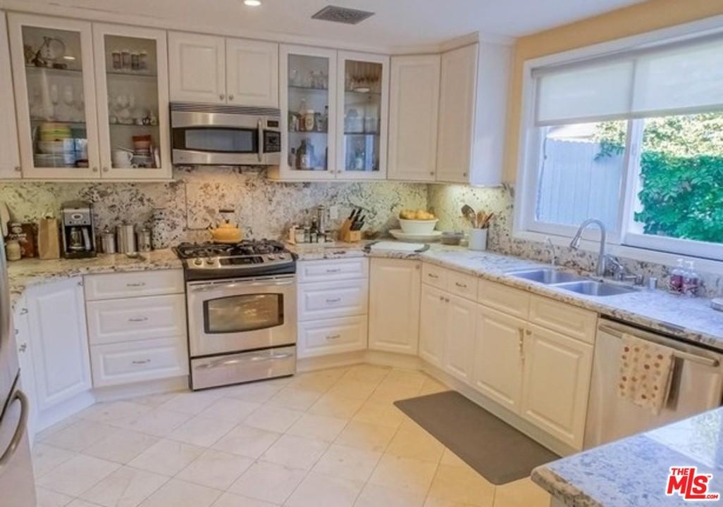 1344 Grandview Avenue - Photo 1