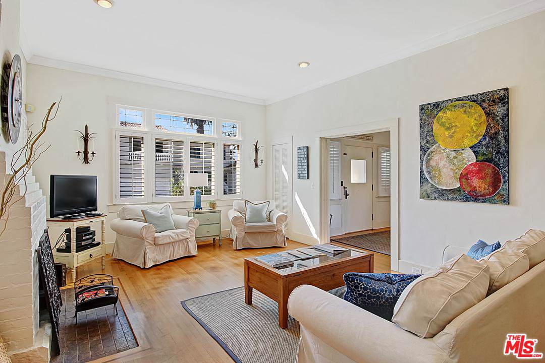 120 Chapala Street - Photo 1