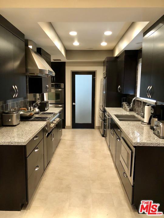 1550 Greenfield Avenue - Photo 1