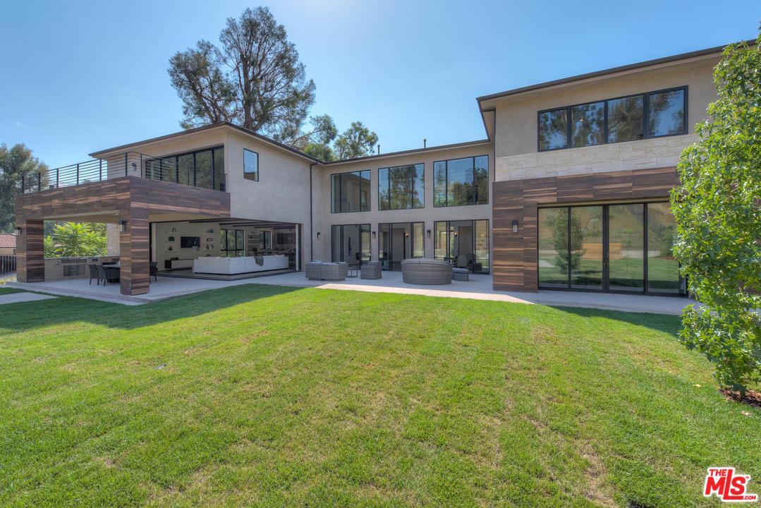 4607 Vanalden Avenue - Photo 1