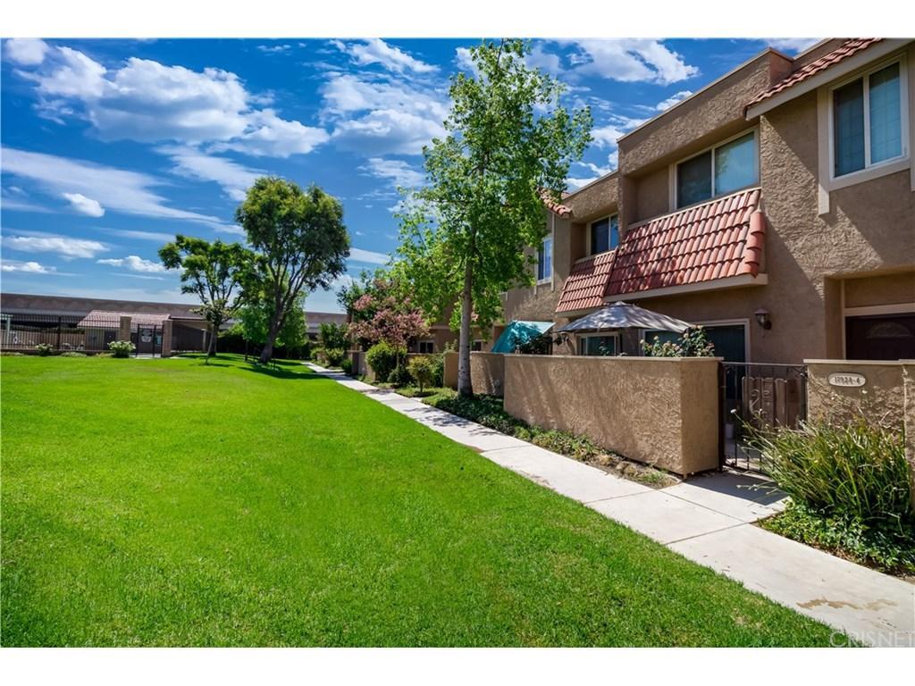 17928 River Circle - Photo 1