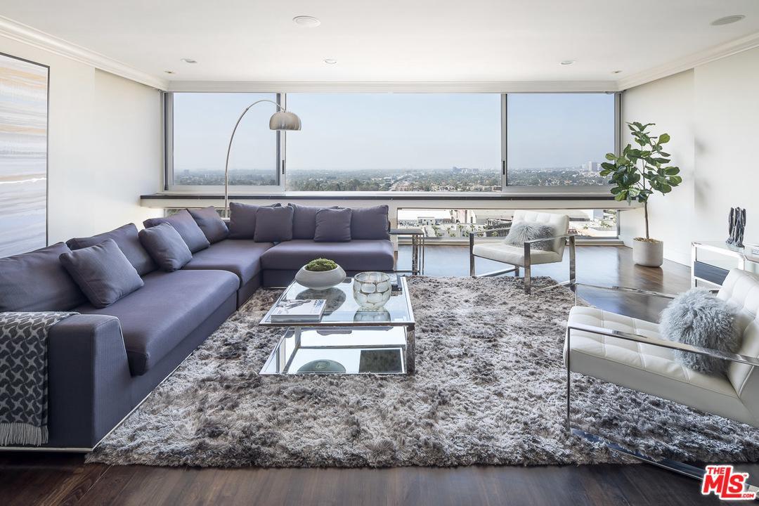 2220 Avenue Of The Stars - Photo 1