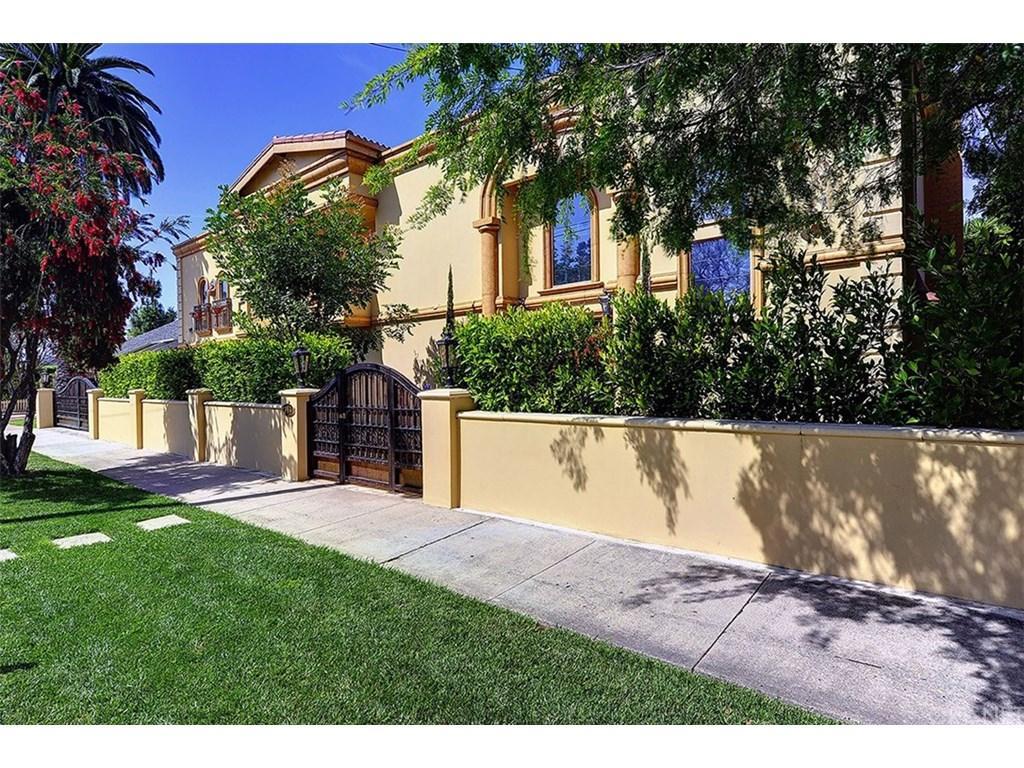 747 Radcliffe Avenue - Photo 1