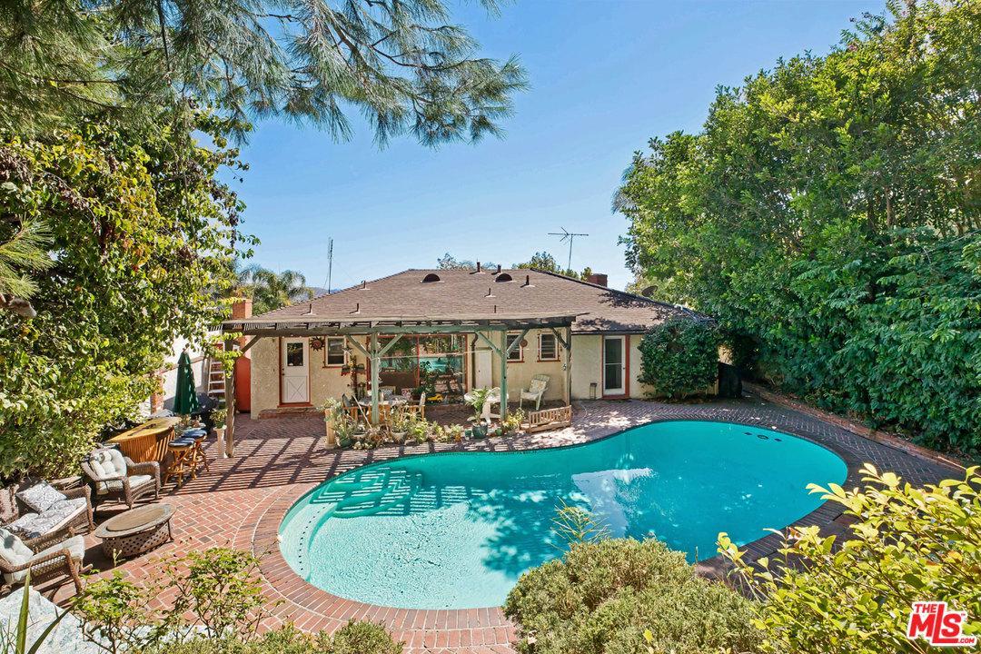 9447 Beverlywood Street - Photo 1