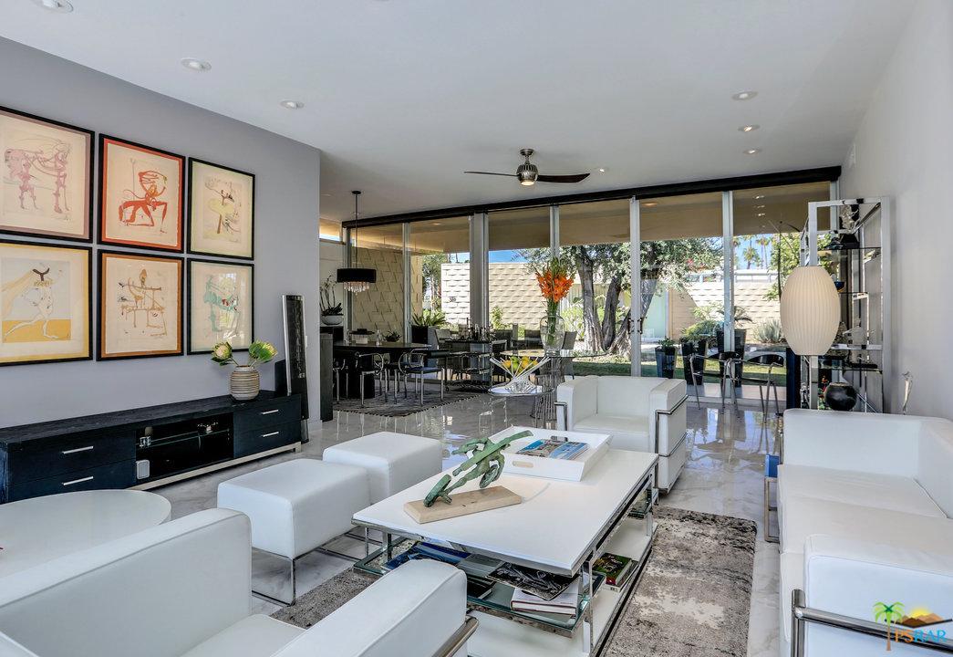 385 Desert Lakes Drive - Photo 1
