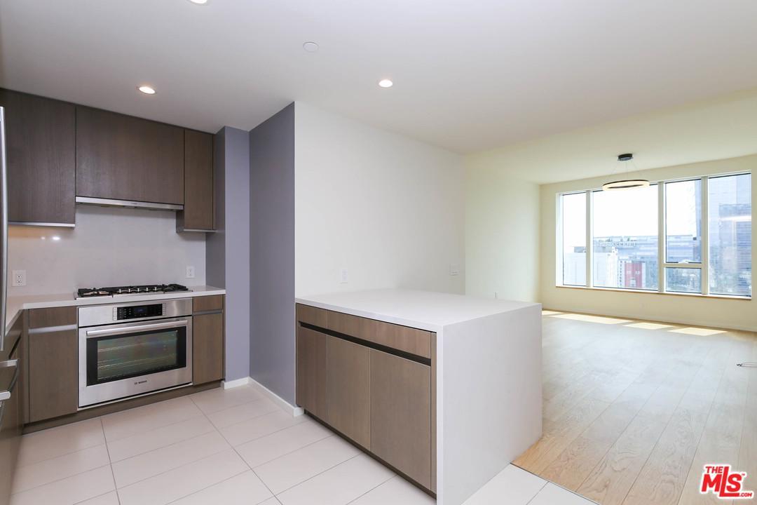 889 Francisco Street - Photo 1