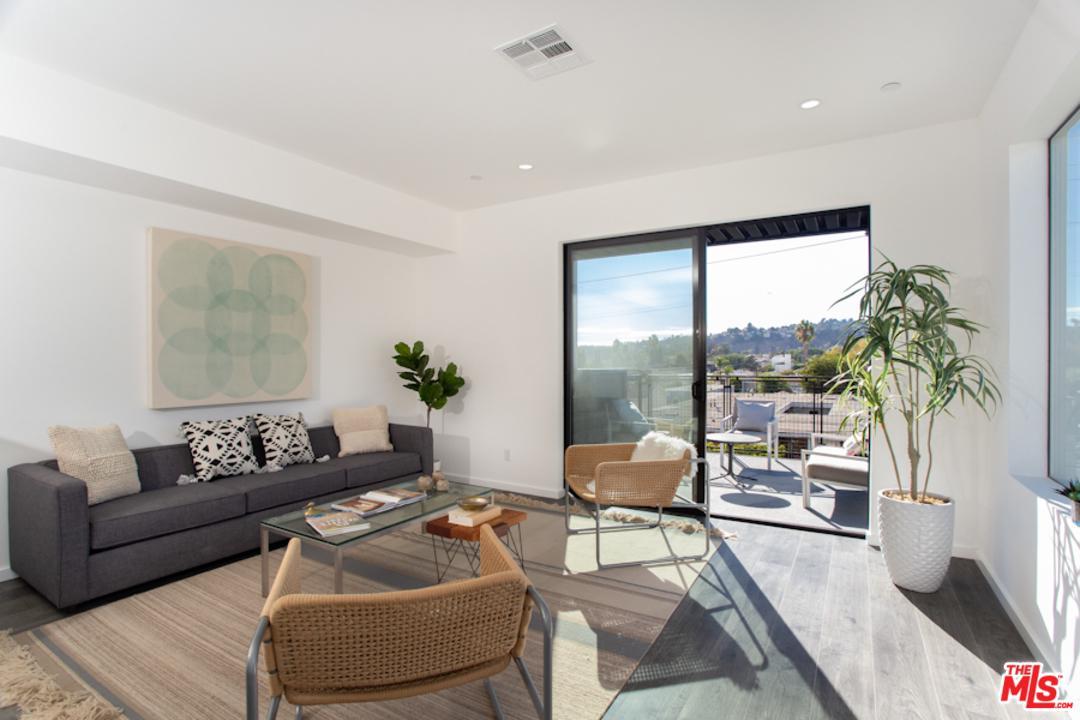 313 Avenue 57 - Photo 1