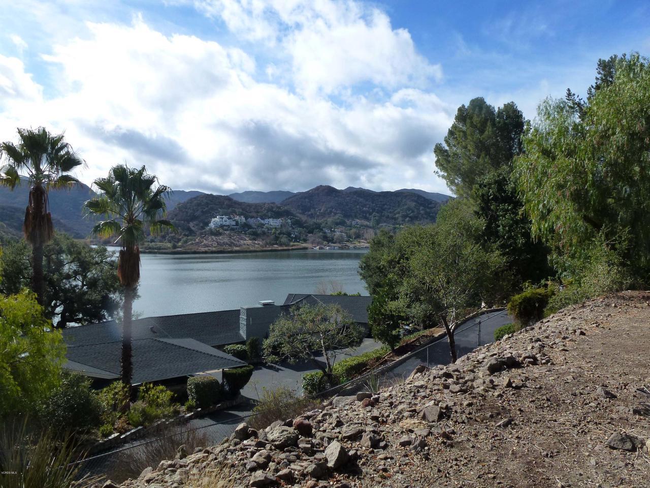 520 Lake Sherwood Drive - Photo 1