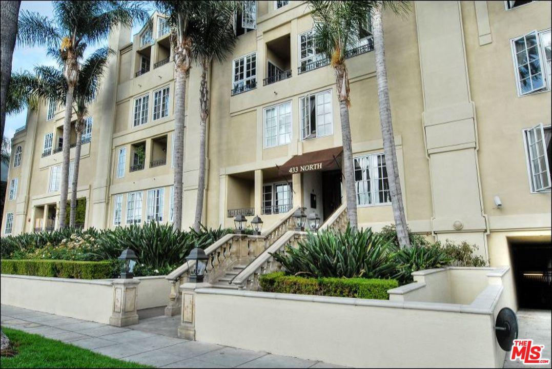 433 Doheny Drive - Photo 1