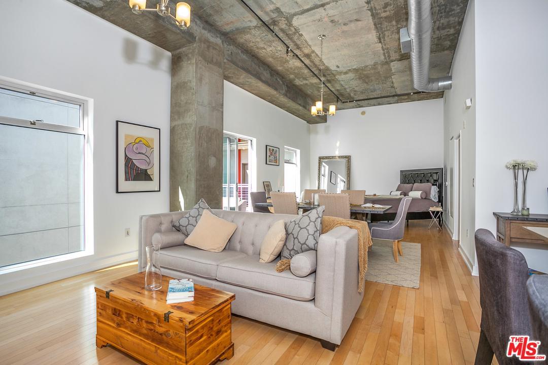 645 9TH Street - Photo 1