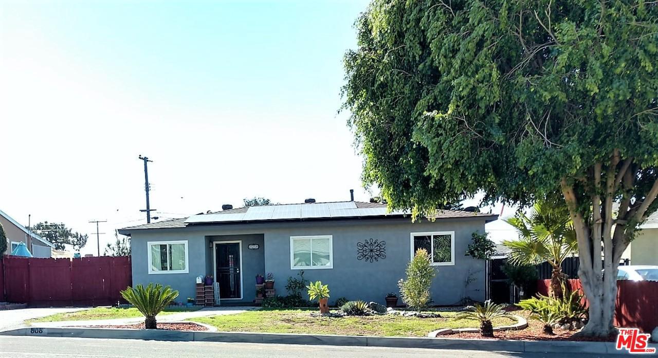 808 Woodcroft Avenue - Photo 1