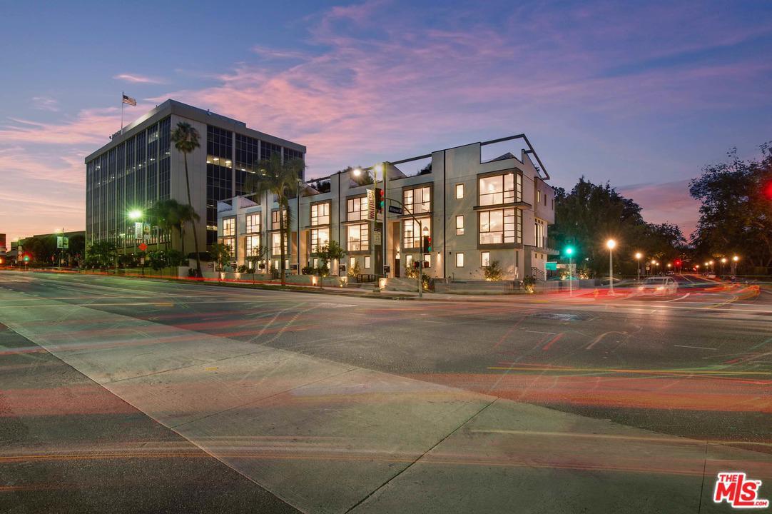 4719 Wilshire Boulevard - Photo 1