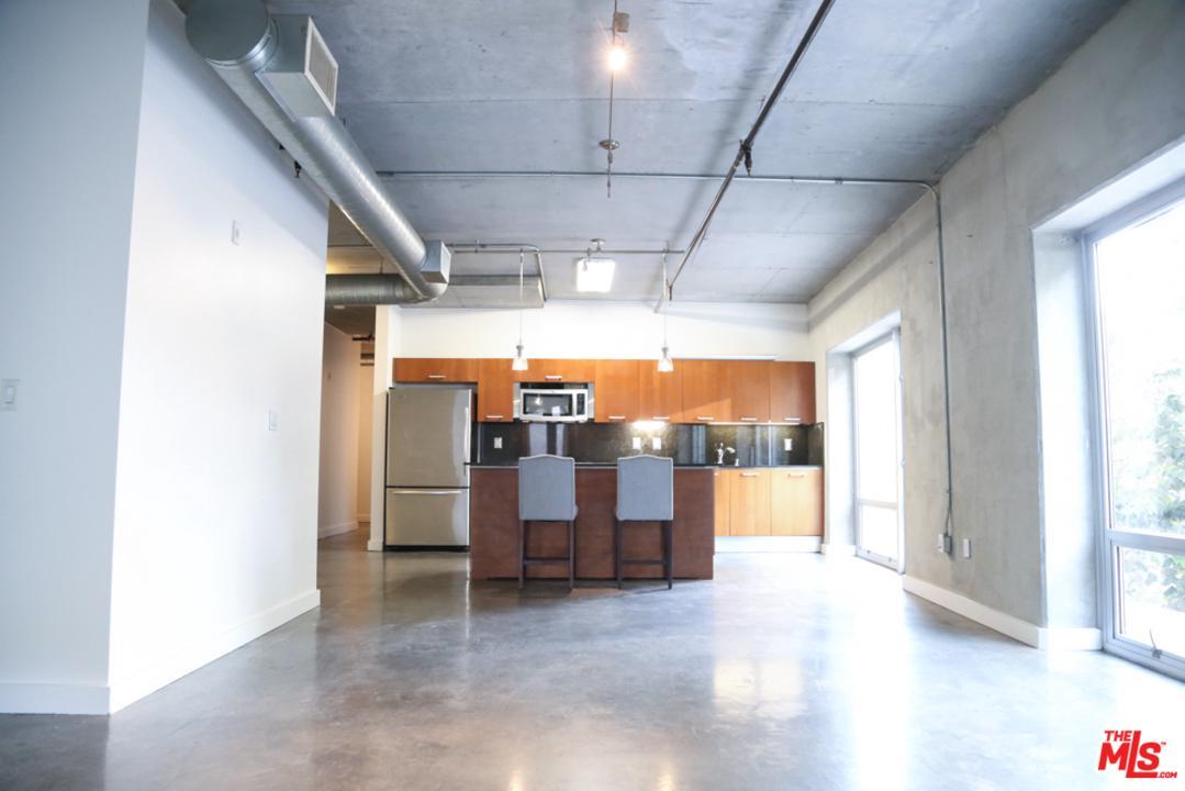 645 9TH Street - Photo 1