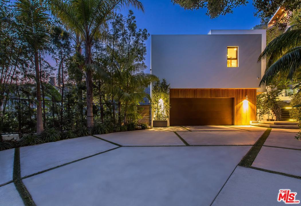 1551 Viewsite Drive - Photo 1