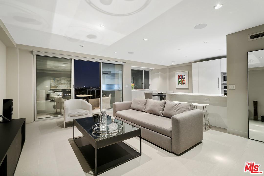 818 Doheny Drive - Photo 1