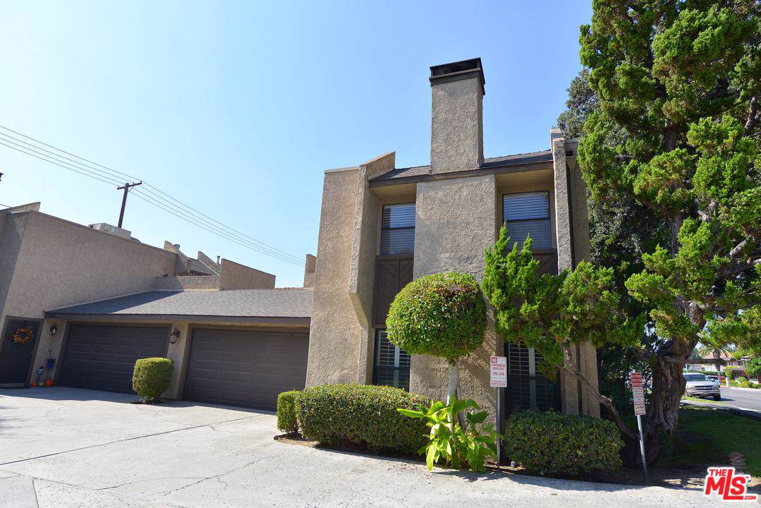 826 Foothill - Photo 1