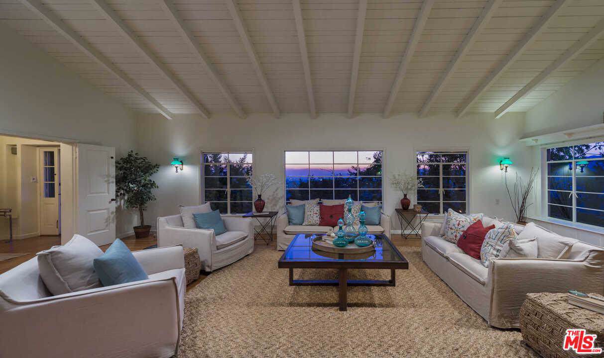 2287 Ronda Vista Drive - Photo 1 2287 Ronda Vista Drive - Photo 1