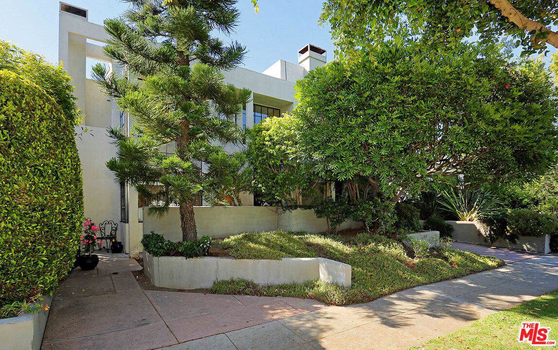 1017 Pearl Street - Photo 1