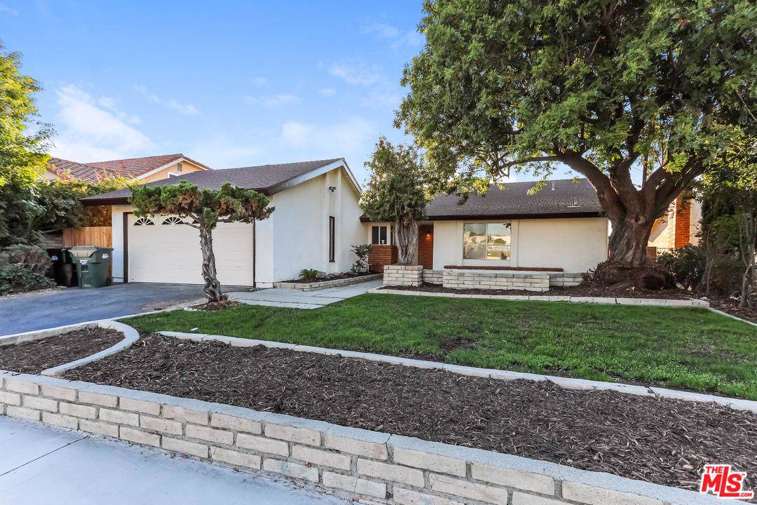 2015 Lerona Avenue - Photo 1