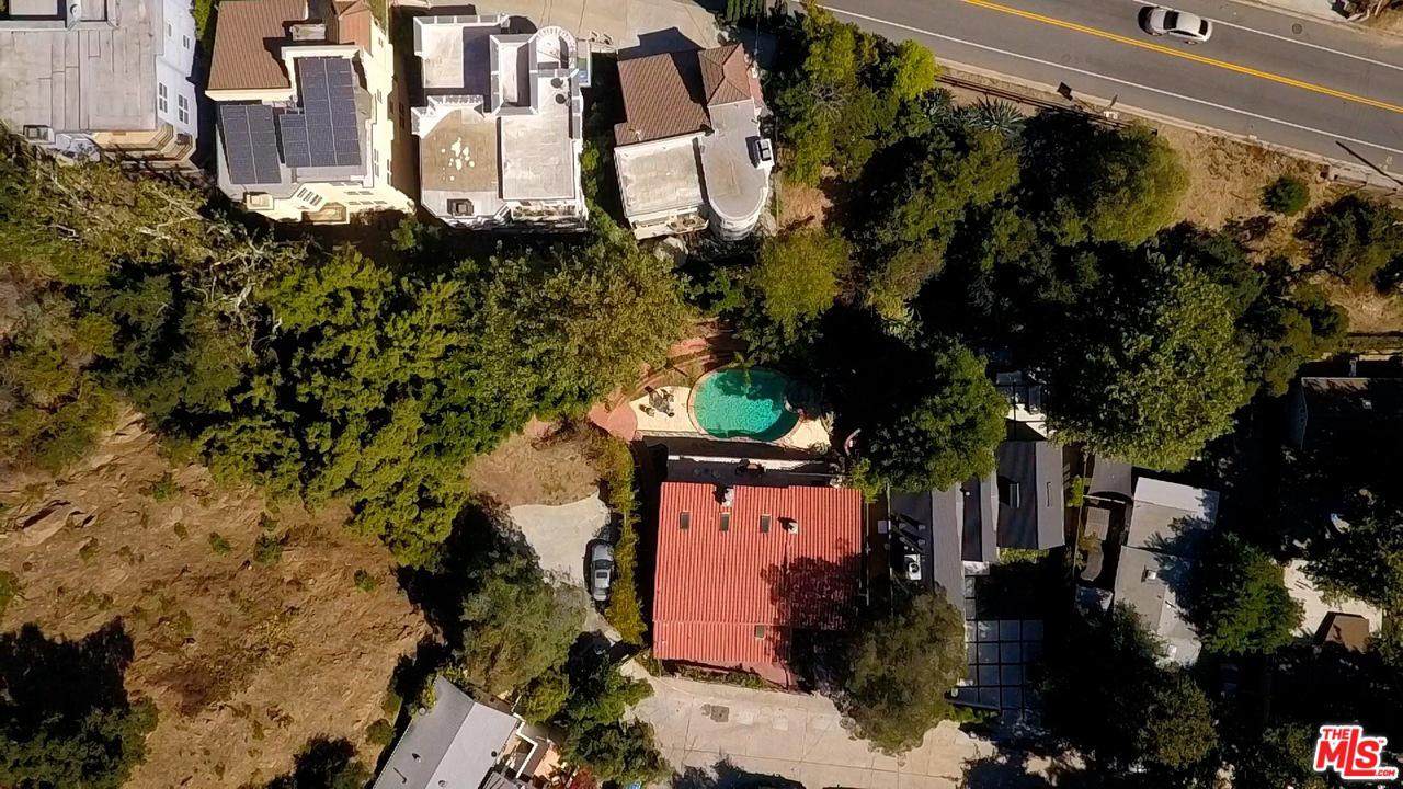 2300 Beverly Glen Place - Photo 1