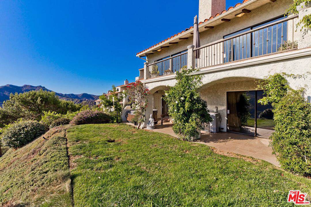 1918 Palisades Drive - Photo 1