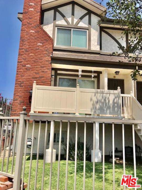 13959 Victory Boulevard - Photo 1
