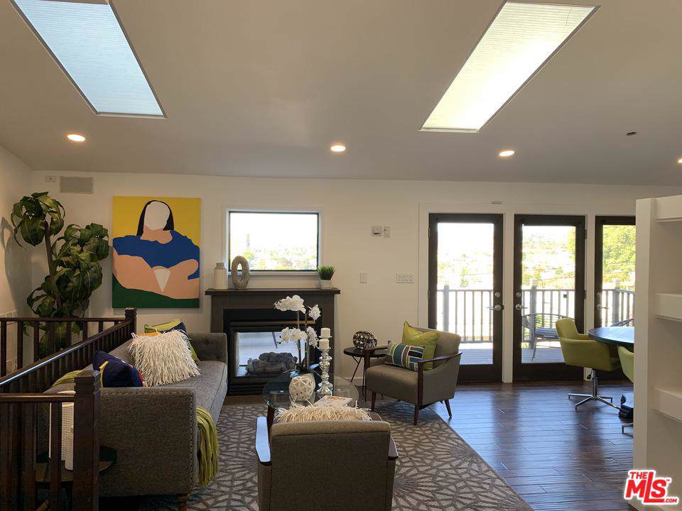 1514 Sanborn Avenue - Photo 1